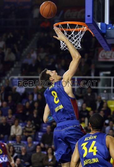 Jordi Tras ready for the rebound.