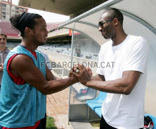 Kobe Bryant va aparxier per sorpresa al Miniestadi al juny del 2007.