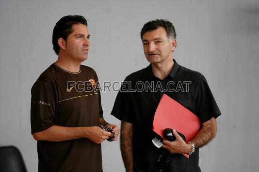 Xavi Pascual parlant amb Joan Creus.