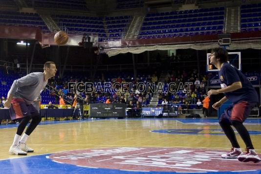 Jordi Trias i Ricky Rubio, en el torneig d'esmaixades. (Foto: lex Caparrs - FCB)
