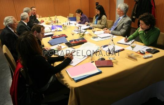 Representantes de la Fundacin del FCB y la Unesco se han reunido para planificar el programa de actividades para el 2008.