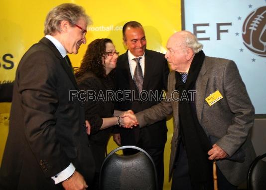 El directivo azulgrana Rafael Yuste (el segundo por la derecha) ha representado al club blaugrana en el EFPA.