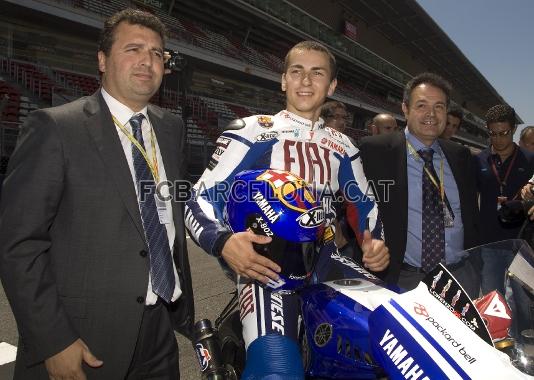 Els vicepresidents blaugrana Jaume Ferrer i Joan Boix han estat amb Jorge Lorenzo en la presentaci daquesta equipaci completa en blaugrana.