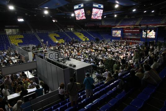 A l'Assemblea hi han acudit 1000 socis acreditats.