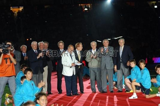 El Camp Nou el va ovacionar en la celebraci del 50 aniversari de l'estadi. Foto: D.C.