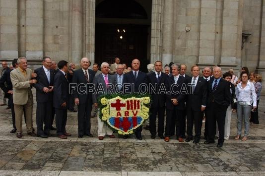 Els veterans van fer una ofrena floral a la Merc, patrona de la ciutat. Foto: D.C.