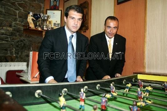 Laporta i Yuste, jugant al futbol.