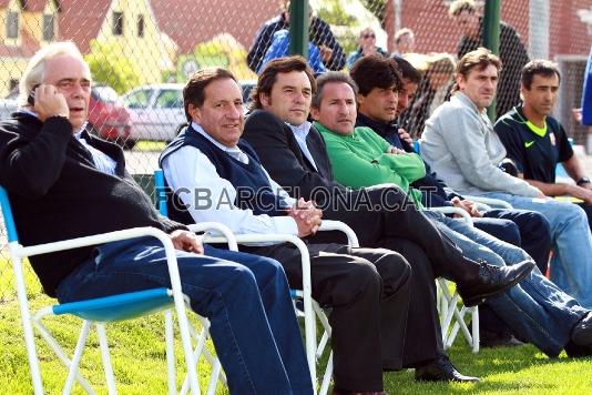 Albert Perrn, Ral Sanlleh i Txiki Begiristain, juntament amb membres de l'escola argentina.