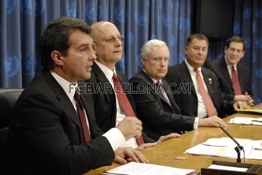 Joan Laporta en primer pla durant la presentaci de l'informe 'La Infncia i la Sida: Tercer inventari de la situaci'.