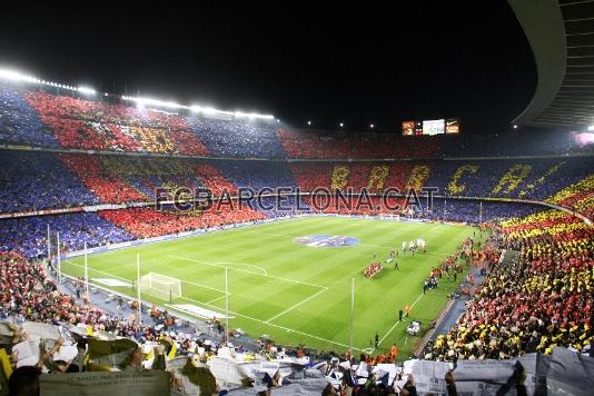 Los colores azul y grana y los de la senyera, siempre predominantes.