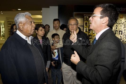 Para Rama Nathan, la visita responde a la voluntat de conocer el FC Barcelona ms de cerca. (Foto: lex Caparrs, FCB)