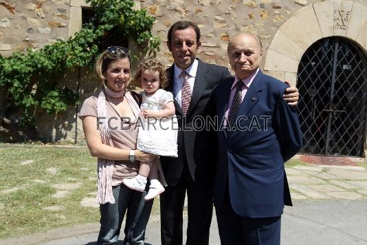 Rosell, amb el soci ms antic i la scia ms jove del FC Barcelona. Fotos: lex Caparrs / Miguel Ruiz (FCB)