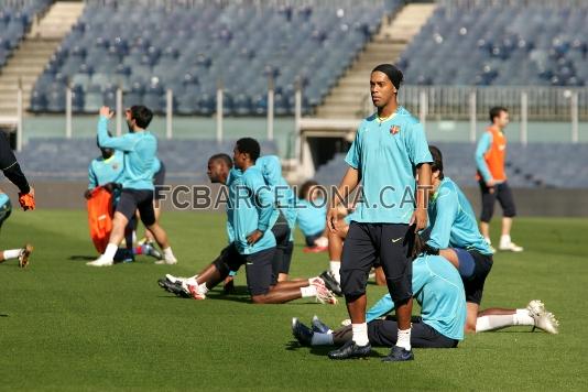 Ronaldinho, with the rest of the team.