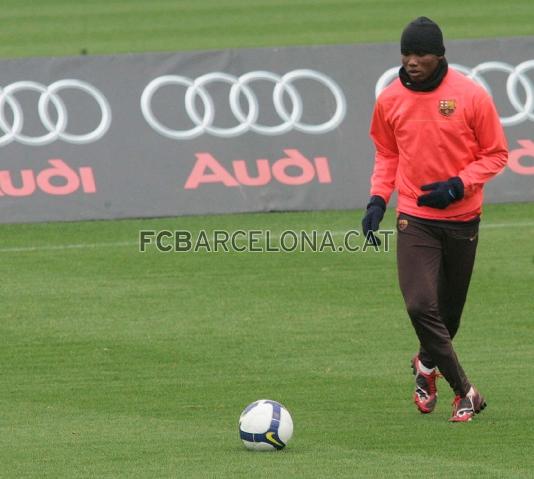 Eto'o, en el entrenamiento de este mircoles.