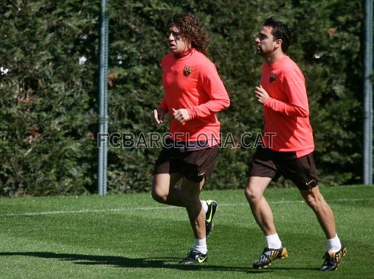 Puyol y Xavi calientan motores.