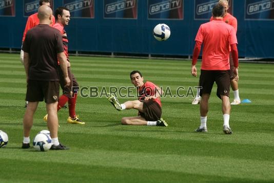 Busquets, en el rondo.