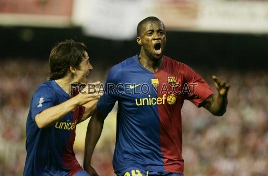 El marfileo celebra el gol.