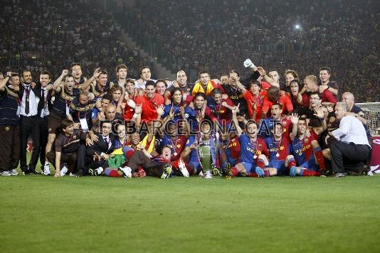 L'equip posa amb la Champions, a l'Olmpic de Roma.
