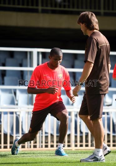 Eto'o, en el Miniestadi, completando una de las pruebas.