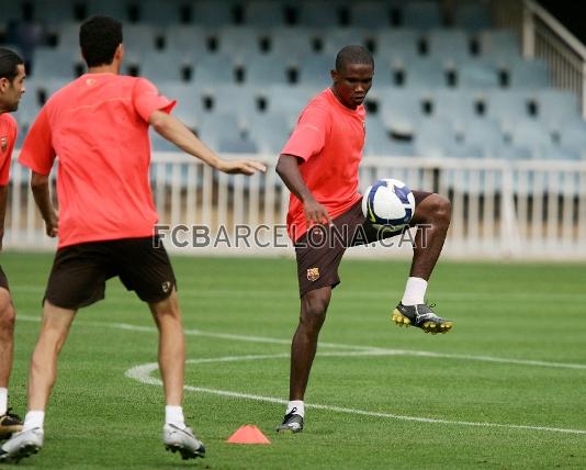 Eto'o, durante el rondo.