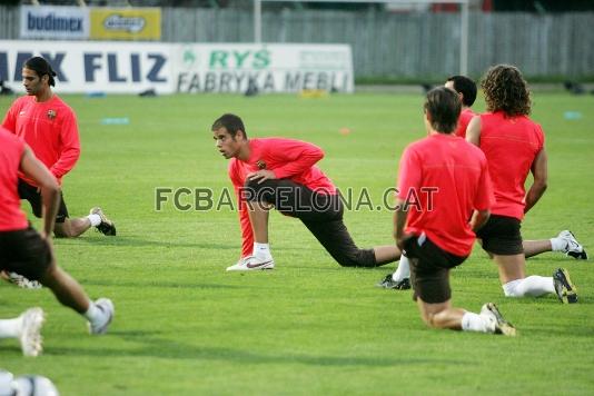 El primer equipo, ejercitndose.