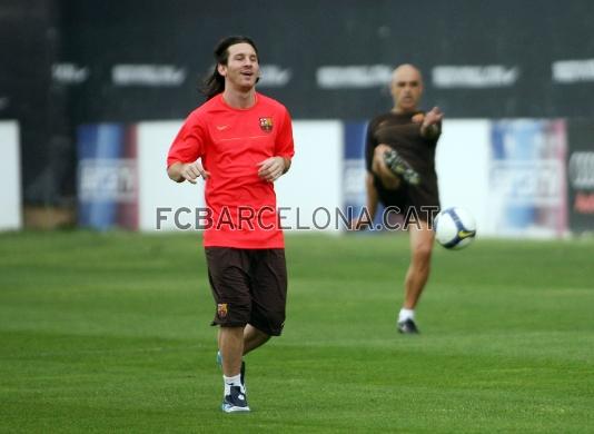 Messi se ha ejercitado este martes en el campo de la Masia por primera vez tras haber logrado la medalla de oro en Pekn.