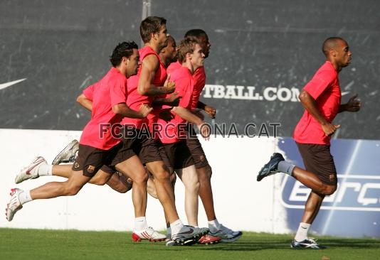 Los internacionales azulgranas se han reencnotrado, despus de los partidos jugados el mircoles, este jueves por la tarde en la Masia.