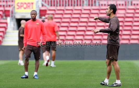 Guardiola, donant instruccions.