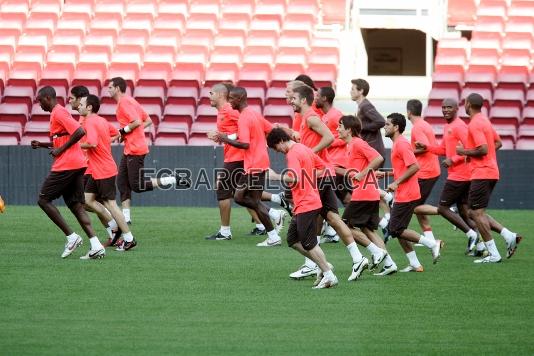 El primer equip ha fet al Camp Nou l'ltima sessi preparatria a Barcelona abans de viatjar a Donetsk.