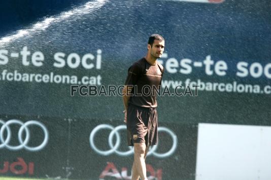 Pep Guardiola, relexiu en un instant de la sessi preparatria.