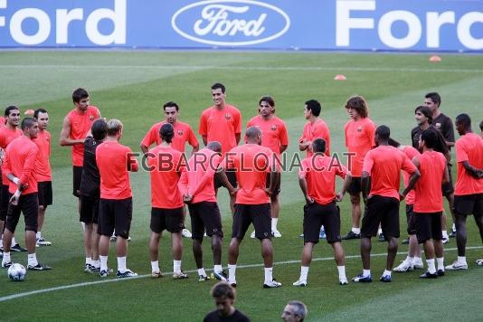 L'equip ha realitzat l'entrenament previ a l'estrena de la Champions al Camp Nou.