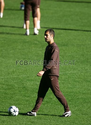 Guardiola ha seguido atentamente las evoluciones de sus jugadores.