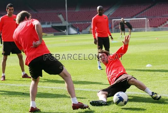 Messi, ejercitandose a fondo.