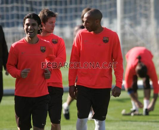 Mrquez, Henry y Hleb se ejercitan.