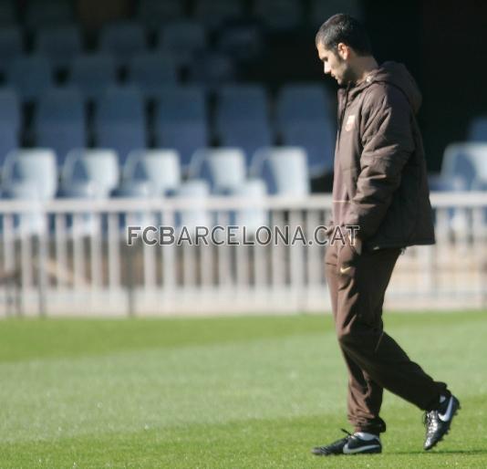 Guardiola, meditando.