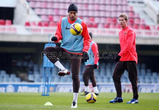 Henry fent tocs amb la pilota.