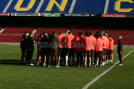 El fill de Cristbal, un aficionat molt estimat tant pel primer equip com pel planter, ha agrat el suport de la plantilla vers el seu pare, que va morir la matinada desprs dl Bara-Madrid.