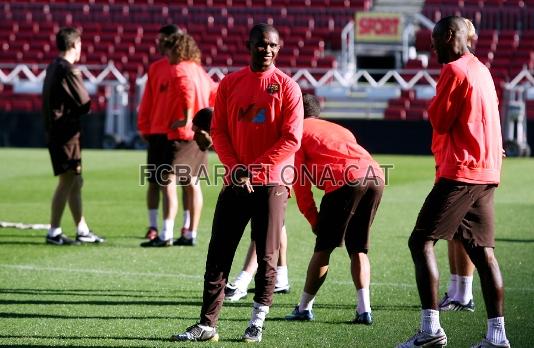 Abidal i Eto'o, novetat i absncia respectives per al Valncia.