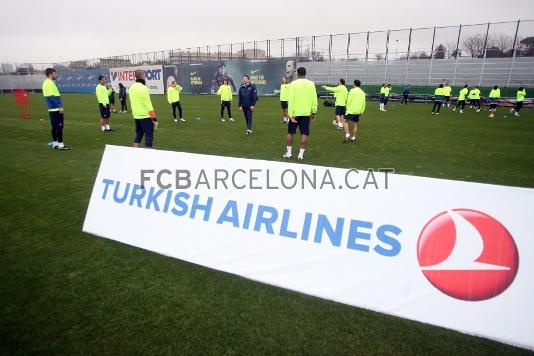 El nou patrociandor del club Turskish Airlines tamb ha fet acte de presncia a l'entrenament. Foto: Miguel Ruiz - FCB