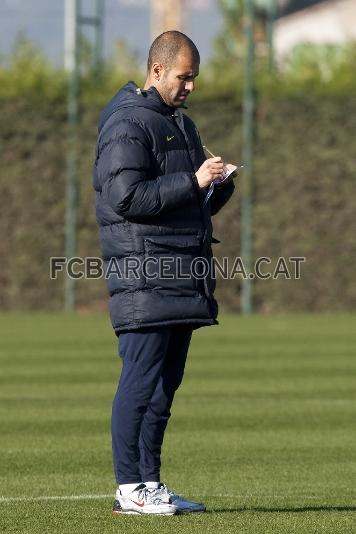 Desprs de l'entrenament, Guardiola ha comparegut en roda de premsa. (Foto: lex Caparrs)