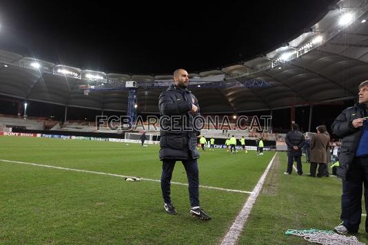 Guardiola, amb el Vfb-Arena de fons. Foto: Miguel Ruiz - FCB