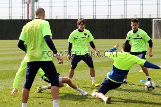 Bojan Krkic, en uno de los rondos que ha hecho el equipo en el inicio del entrenamiento. Foto: Miguel Ruiz - FCB.