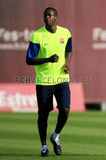 Tour Yaya durante la sesin de entrenamiento matinal.