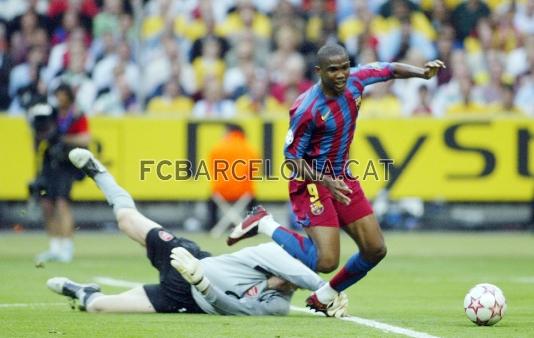 Derribado por el portero del Arsenal, Jens Lehmann, que fue expulsado por esa falta, en la final de Champions de Paris.