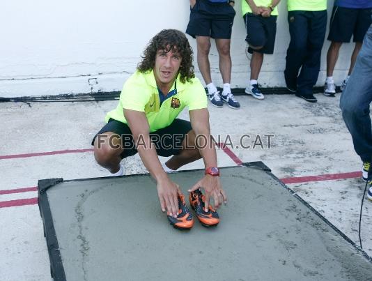 Puyol deixant l'empremta de les seves botes