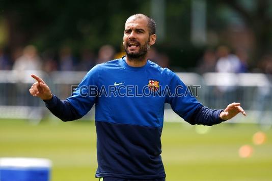 Guardiola se ha mostrado muy activo durante todo el entrenamiento