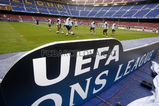 L'entrenament del primer equip del Bara ha comenat a les 18.00 hores.