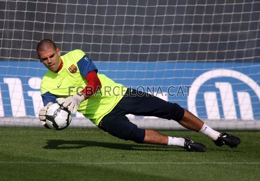 Valds, parando. (Foto: Miguel Ruiz - FCB)