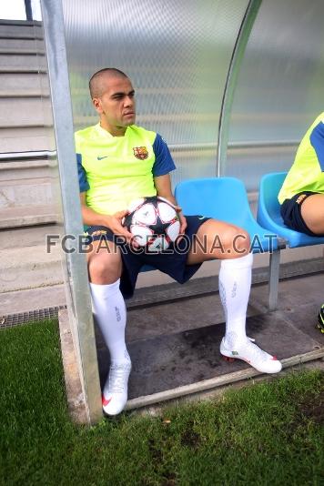 Dani Alves, amb l'alta mdica, s la gran novetat en la llista de convocats. (Fotos: Miguel Ruiz)