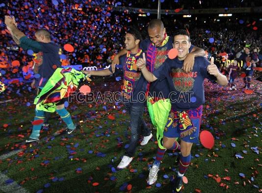 Henry, celebrant el ttol de Lliga 2009/10. Foto: Arxiu FCB